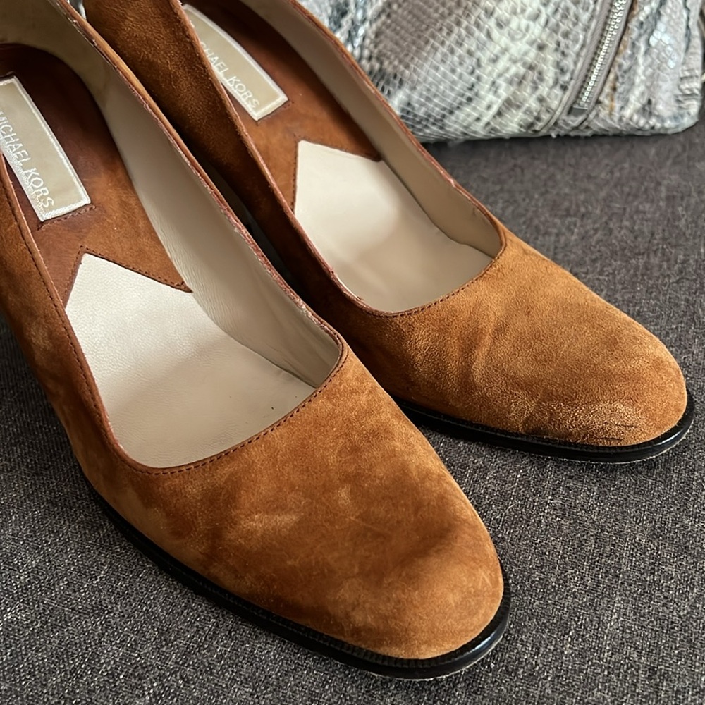 MICHAEL KORS Made in Italy Brown Suede Luxury Heels/ Pumps Size 7 - Picture 5 of 12